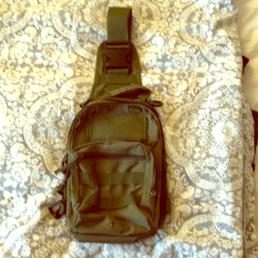 Shoulder pack